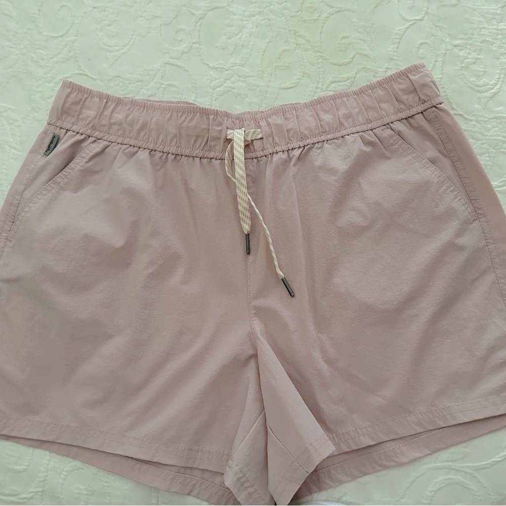 Pink athletic shorts - Large